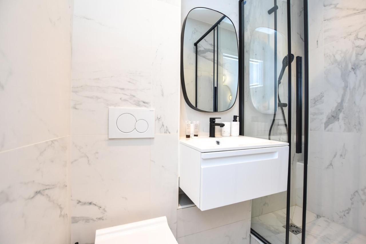 Cmg Michel Bizot / Trousseau Paris Exterior photo